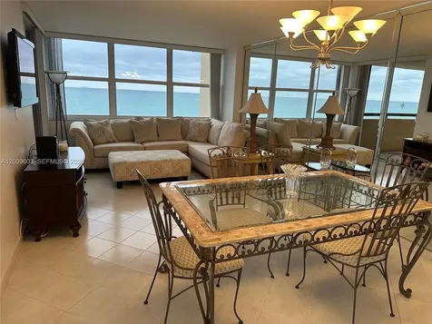 2555 Collins Avenue Miami Beach FL 33140