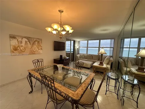 2555 Collins Avenue Miami Beach FL 33140