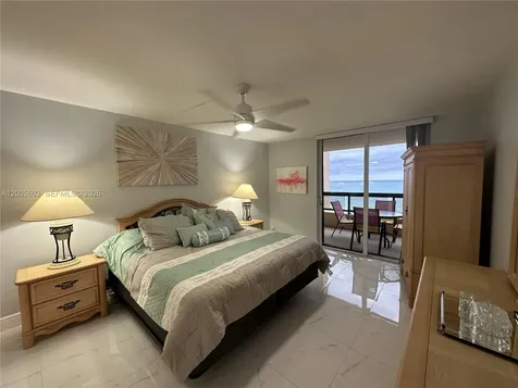 2555 Collins Avenue Miami Beach FL 33140
