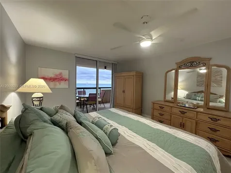 2555 Collins Avenue Miami Beach FL 33140