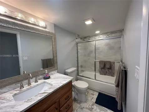2555 Collins Avenue Miami Beach FL 33140