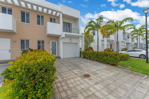 7234 NW 103rd Path Doral FL 33178