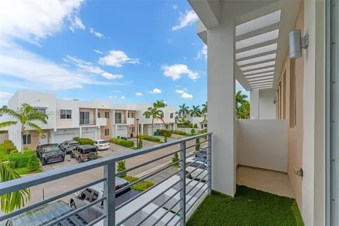 7234 NW 103rd Path Doral FL 33178