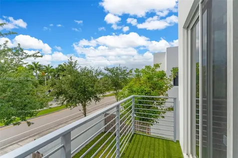 7234 NW 103rd Path Doral FL 33178