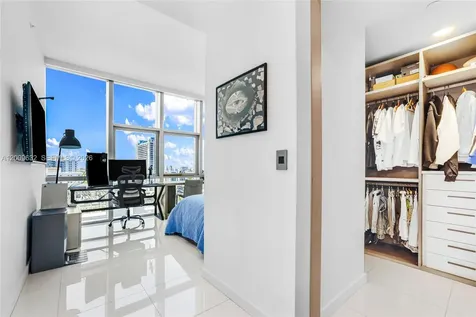 851 NE 1st Avenue Miami FL 33132