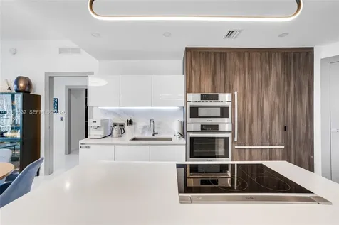 851 NE 1st Avenue Miami FL 33132