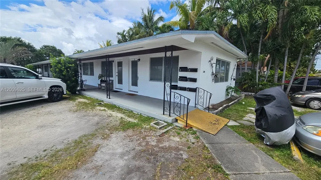 2308 Grant Street Hollywood FL 33020
