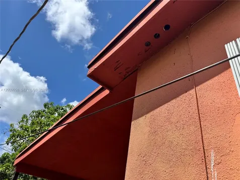 285 NE 165th Street Miami FL 33162