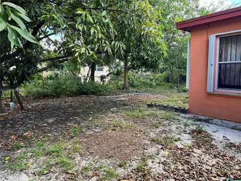 285 NE 165th Street Miami FL 33162