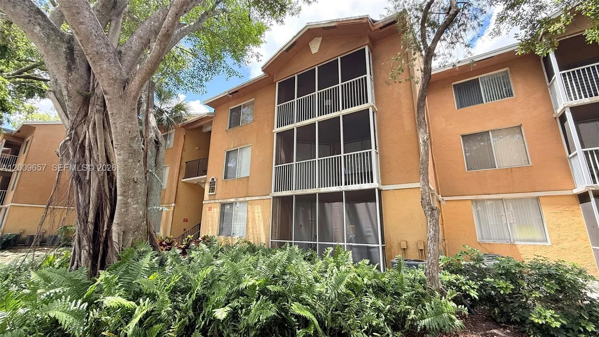 4055 W Mcnab Road Pompano Beach FL 33069