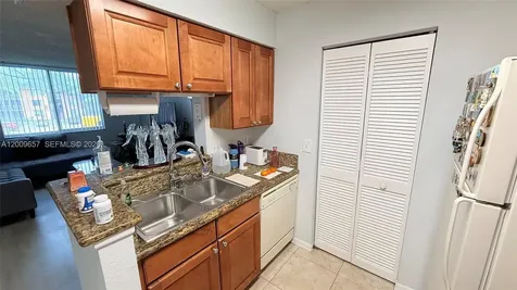 4055 W Mcnab Road Pompano Beach FL 33069