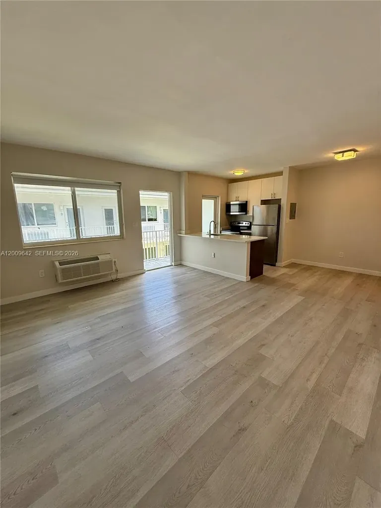 1525 Michigan Avenue Miami Beach FL 33139