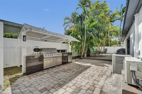 707 N 13 Avenue Hollywood FL 33019