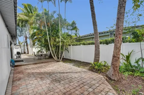 707 N 13 Avenue Hollywood FL 33019