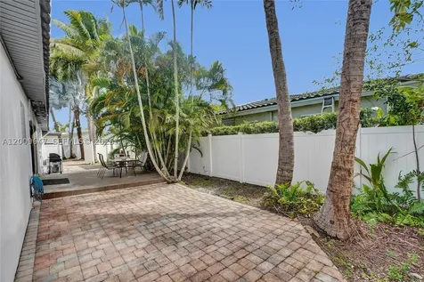 707 N 13 Avenue Hollywood FL 33019