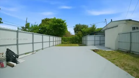 10200 NW 21st Court Miami FL 33147