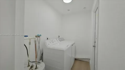 2129 NW 59th Street Miami FL 33142