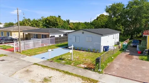 2129 NW 59th Street Miami FL 33142