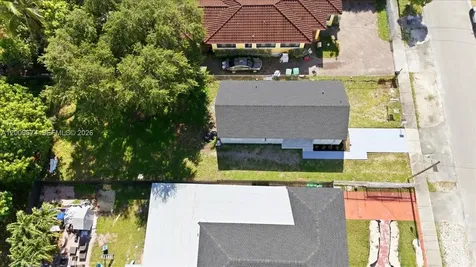 2129 NW 59th Street Miami FL 33142