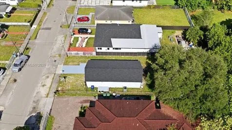 2129 NW 59th Street Miami FL 33142