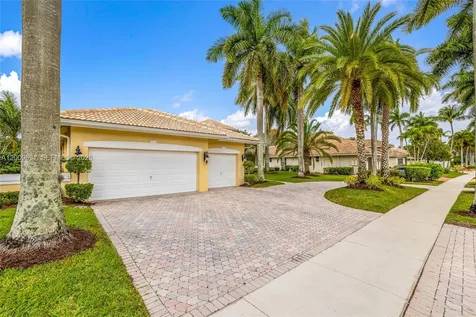 2477 Poinciana Drive Weston FL 33327
