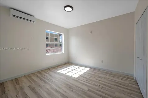 1132 NW 3rd Street Miami FL 33128