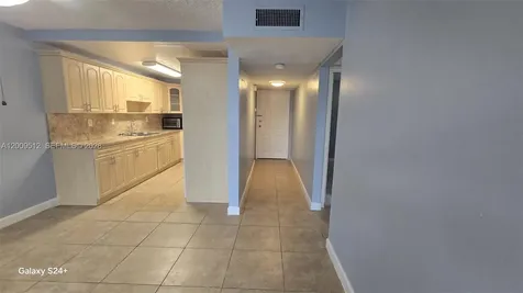10090 NW 80th Court Hialeah Gardens FL 33016