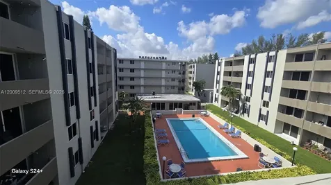 10090 NW 80th Court Hialeah Gardens FL 33016