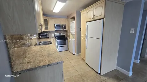 10090 NW 80th Court Hialeah Gardens FL 33016