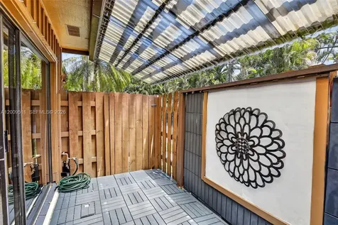 4283 S Pine Island Road Davie FL 33328