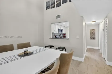 4283 S Pine Island Road Davie FL 33328