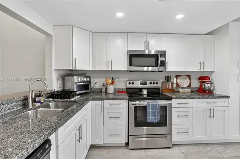 4283 S Pine Island Road Davie FL 33328