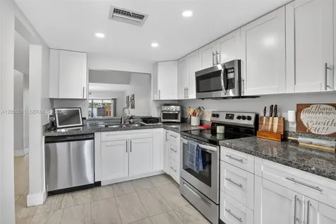 4283 S Pine Island Road Davie FL 33328