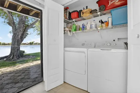 4283 S Pine Island Road Davie FL 33328