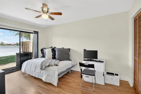 4283 S Pine Island Road Davie FL 33328