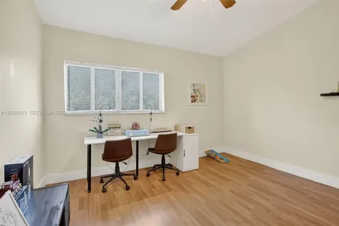 4283 S Pine Island Road Davie FL 33328