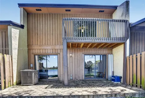 4283 S Pine Island Road Davie FL 33328