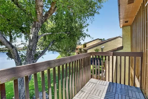 4283 S Pine Island Road Davie FL 33328