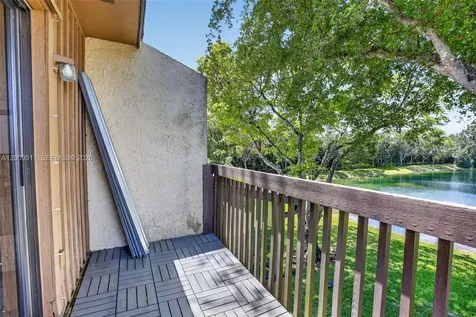 4283 S Pine Island Road Davie FL 33328