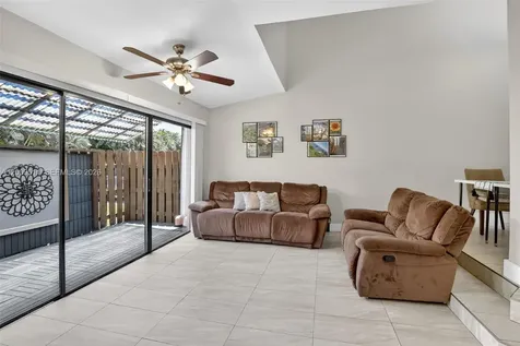 4283 S Pine Island Road Davie FL 33328