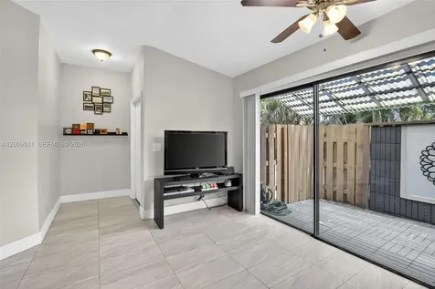 4283 S Pine Island Road Davie FL 33328