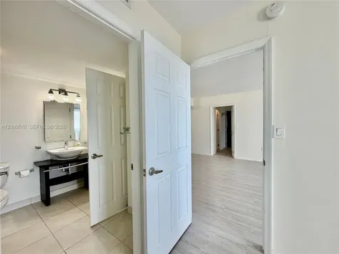 20515 E Country Club Drive Aventura FL 33180