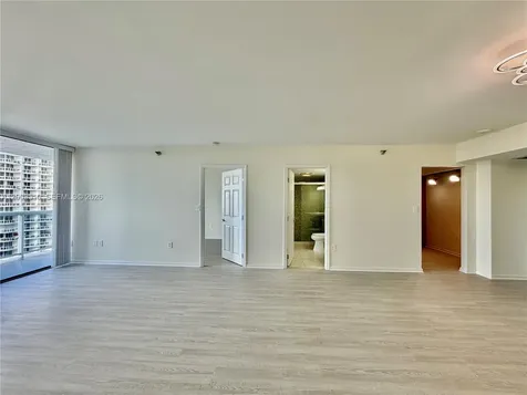 20515 E Country Club Drive Aventura FL 33180