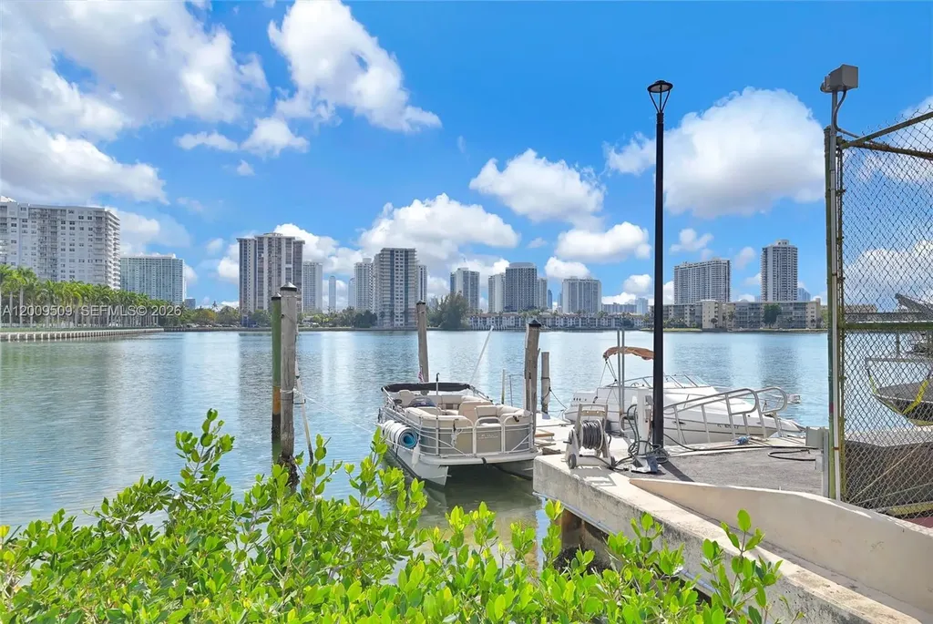 2780 NE 183rd Street Aventura FL 33160