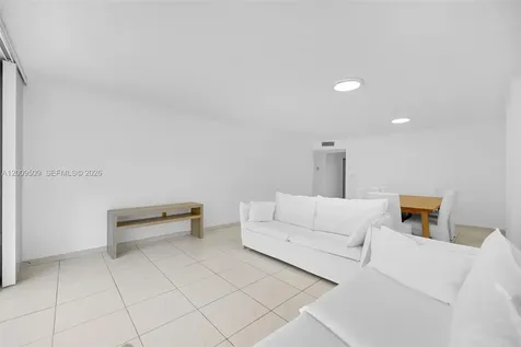 2780 NE 183rd Street Aventura FL 33160