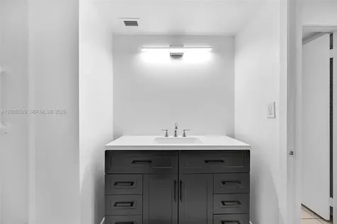 2780 NE 183rd Street Aventura FL 33160