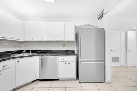 2780 NE 183rd Street Aventura FL 33160