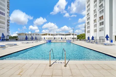 2780 NE 183rd Street Aventura FL 33160