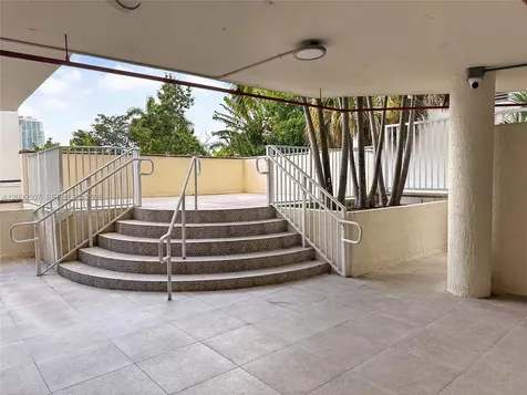 280 SW 20th Road Miami FL 33129