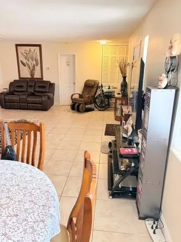 1121 NW 86th Terrace Pembroke Pines FL 33024